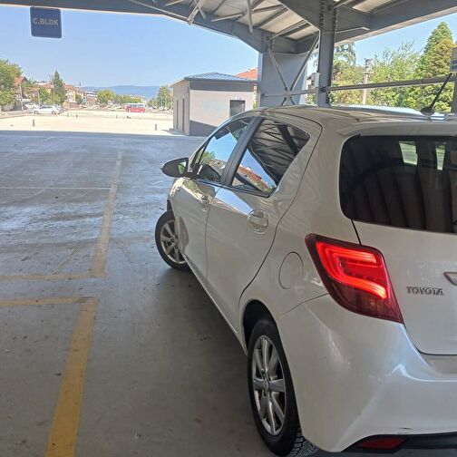 TOYOTA YARIS