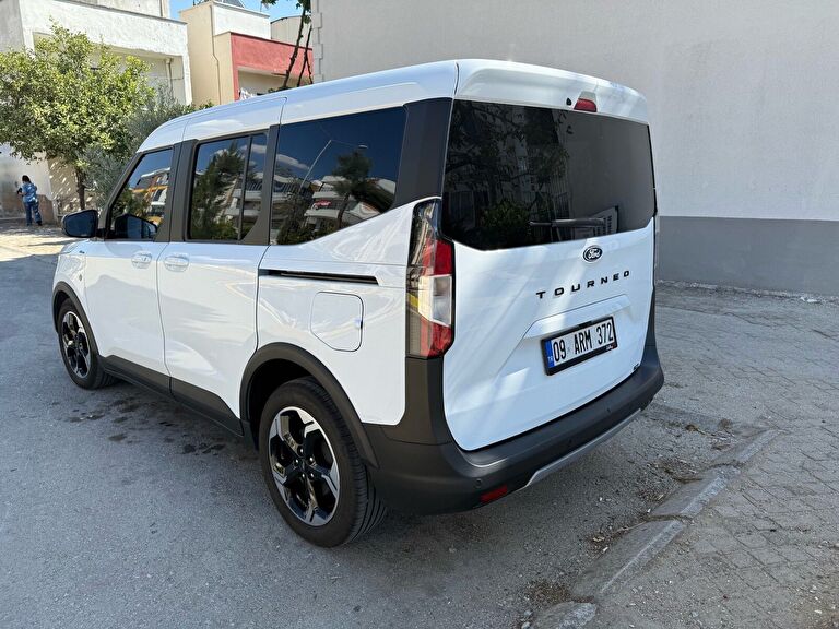 FORD TOURNEO COURIER