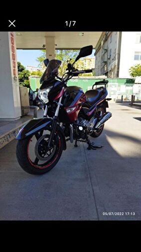 Suzuki GW250 Inazuma