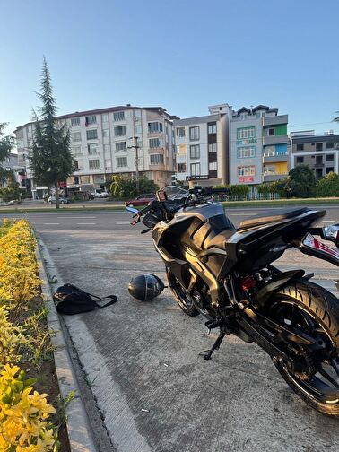 Bajaj Pulsar RS 200