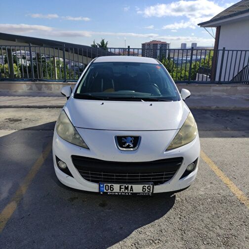 PEUGEOT 207