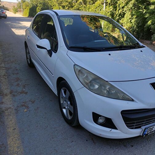 PEUGEOT 207