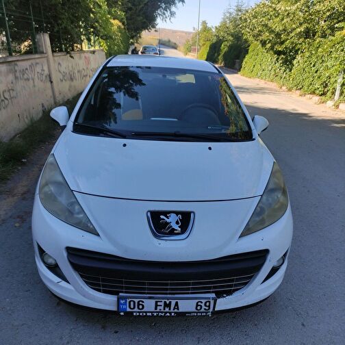 PEUGEOT 207