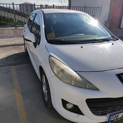 PEUGEOT 207