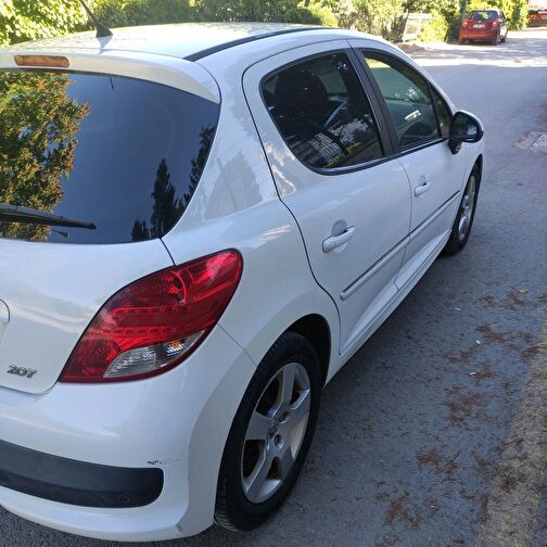 PEUGEOT 207