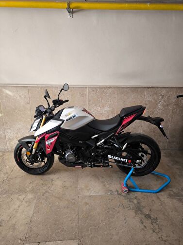 Suzuki GSX-S 1000