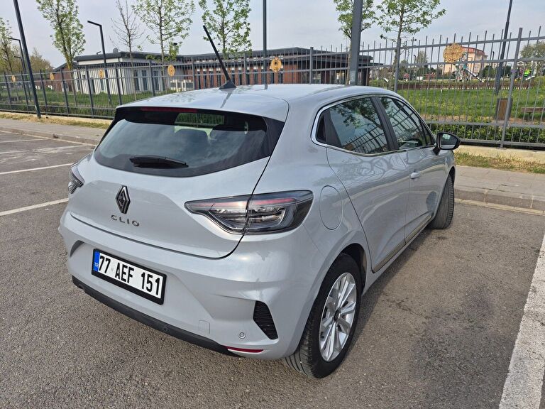RENAULT CLIO
