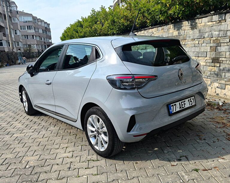 RENAULT CLIO
