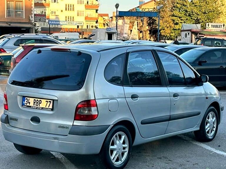 RENAULT SCENIC