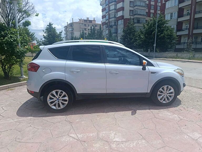FORD KUGA
