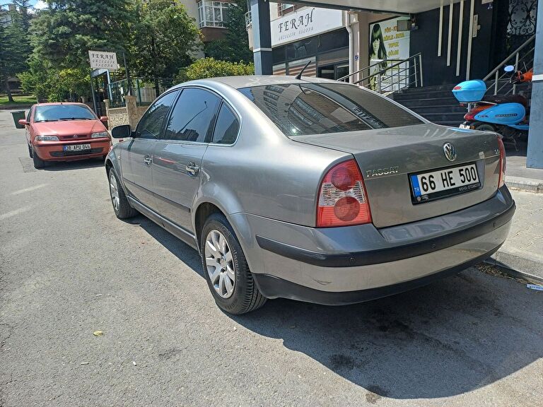 VOLKSWAGEN PASSAT