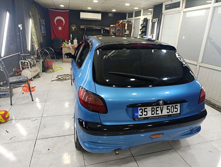 PEUGEOT 206