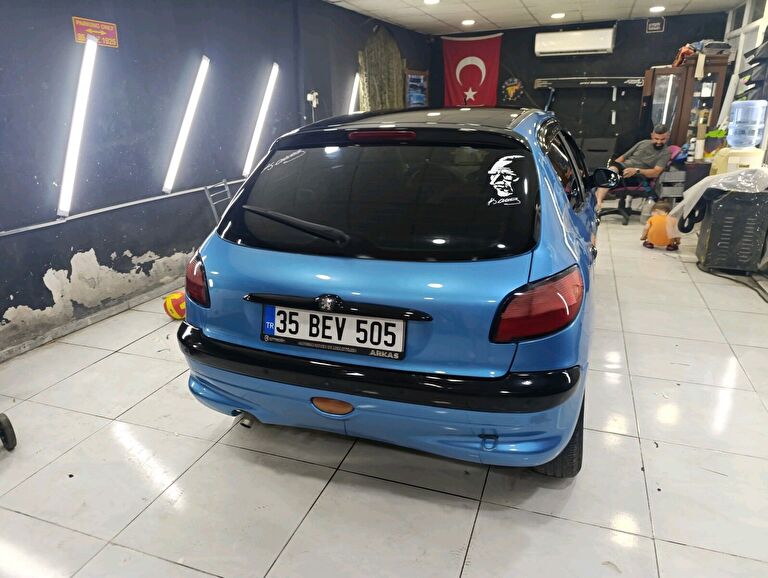 PEUGEOT 206