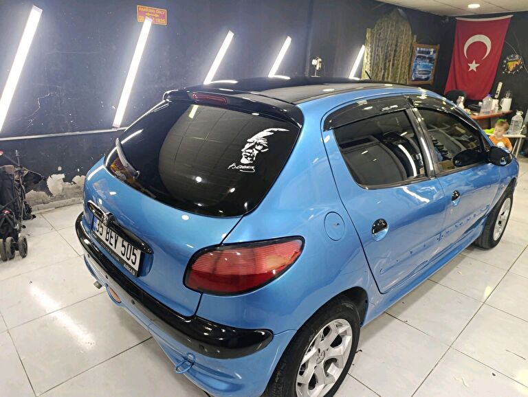 PEUGEOT 206