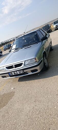 RENAULT 9
