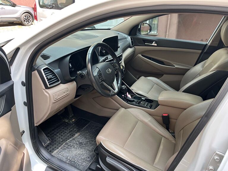 HYUNDAI TUCSON