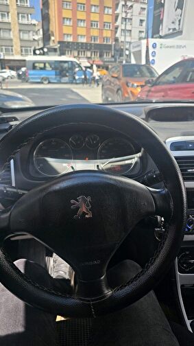 PEUGEOT 307