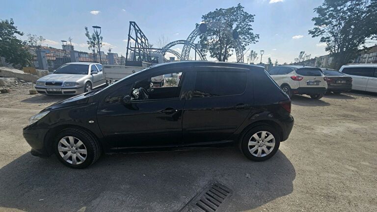 PEUGEOT 307