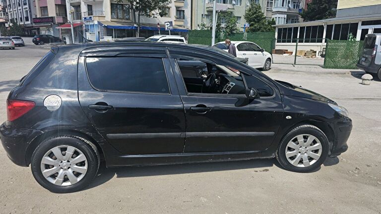PEUGEOT 307