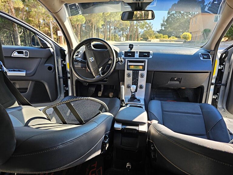 VOLVO S40