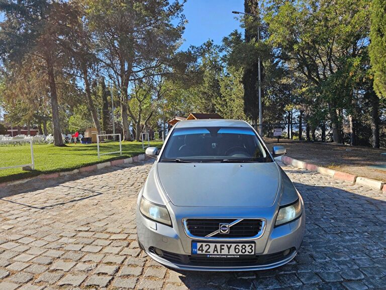 VOLVO S40