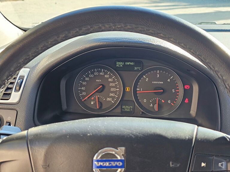 VOLVO S40