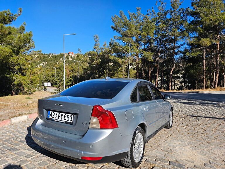 VOLVO S40