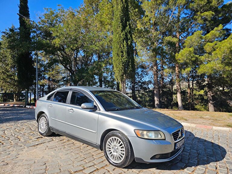 VOLVO S40