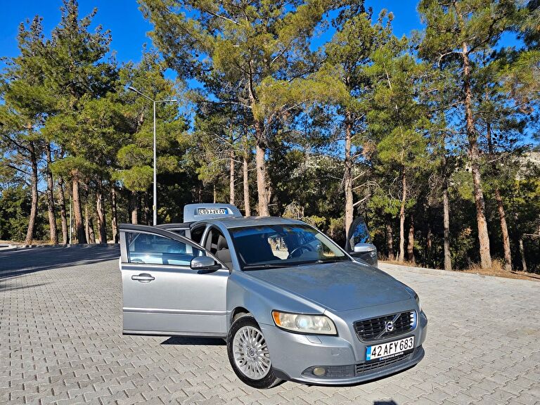 VOLVO S40