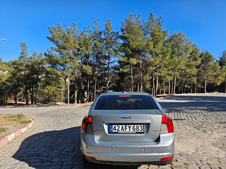 VOLVO S40