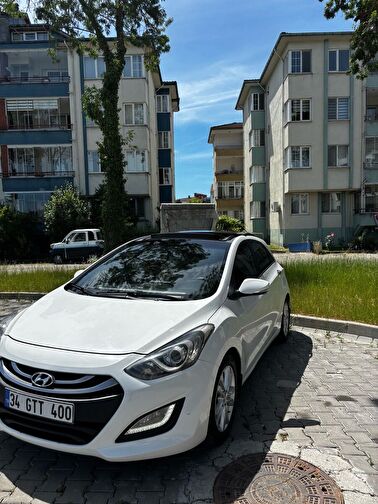 HYUNDAI I30