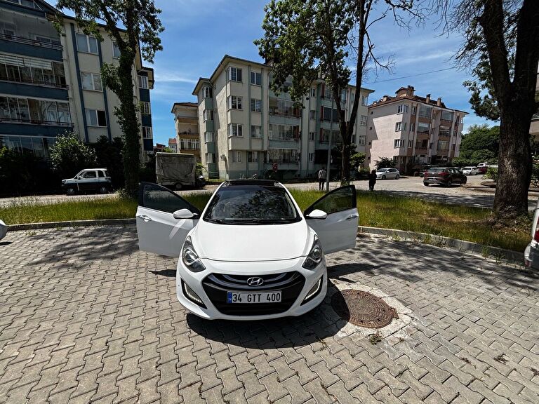 HYUNDAI I30