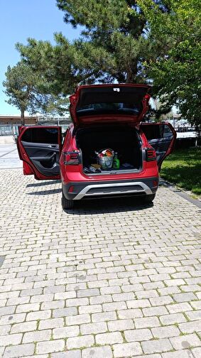 VOLKSWAGEN T-CROSS