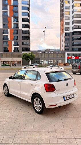 VOLKSWAGEN POLO