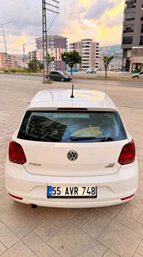 VOLKSWAGEN POLO