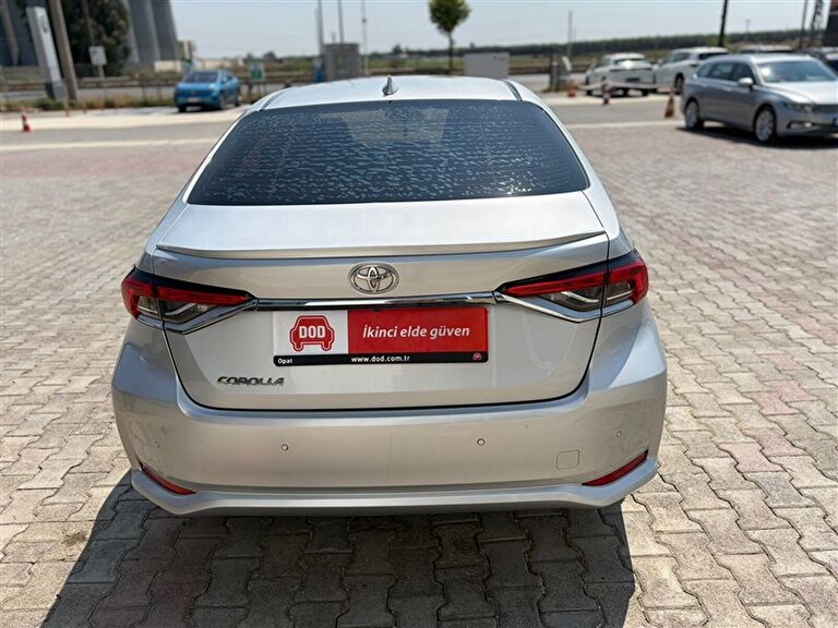 TOYOTA COROLLA