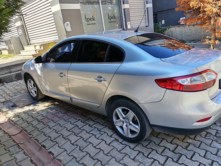 RENAULT FLUENCE