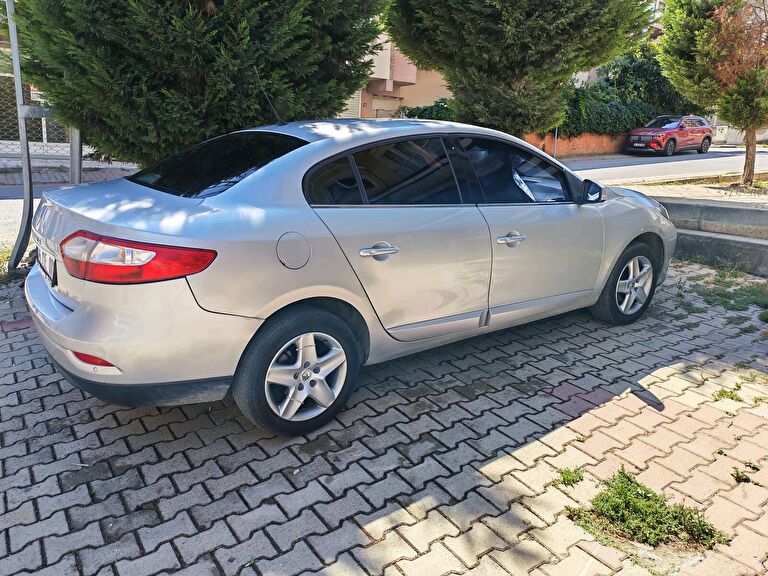 RENAULT FLUENCE
