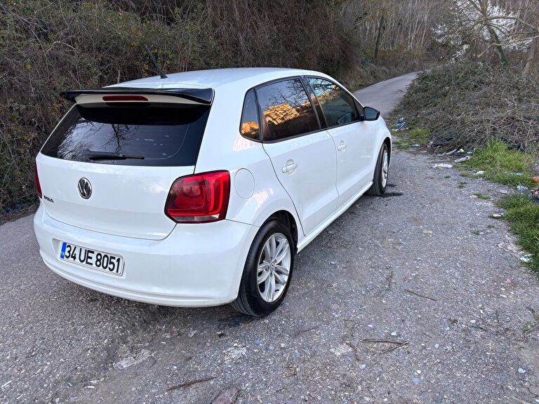VOLKSWAGEN POLO