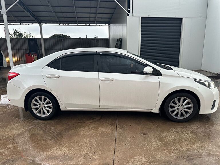 TOYOTA COROLLA