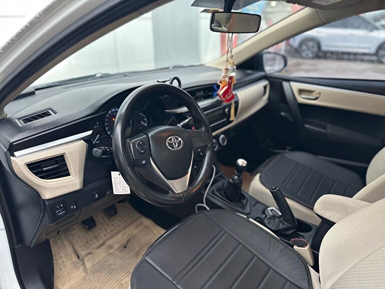 TOYOTA COROLLA