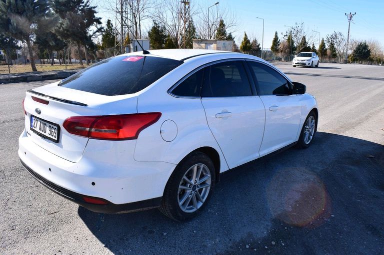 FORD FOCUS