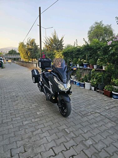 Honda Forza 250 (NSS250)