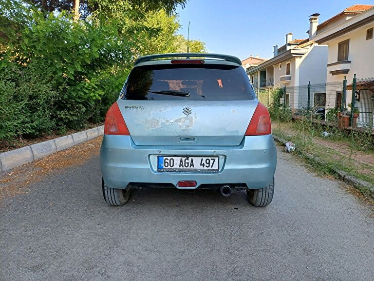 SUZUKI SWIFT