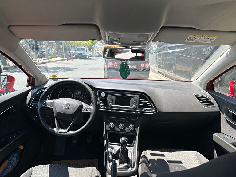 SEAT LEON