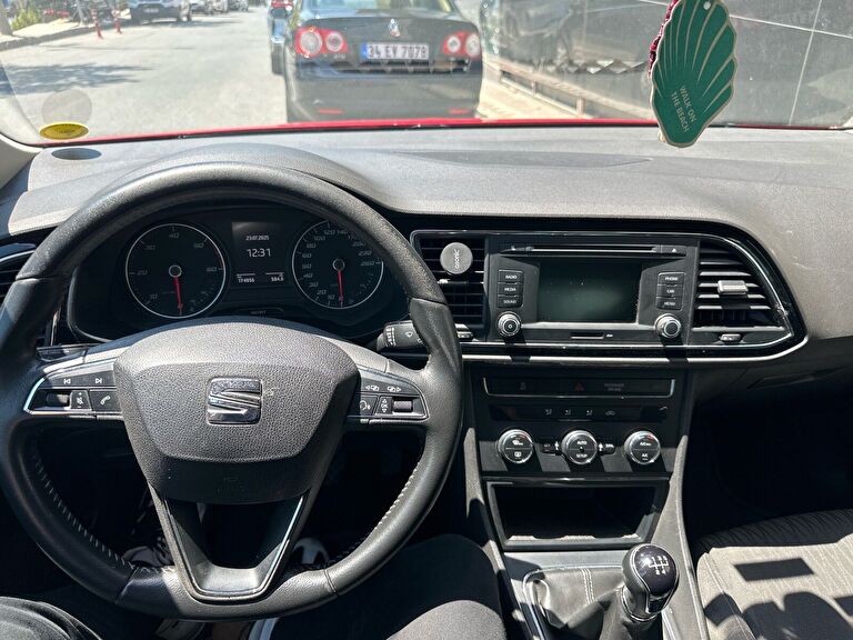 SEAT LEON