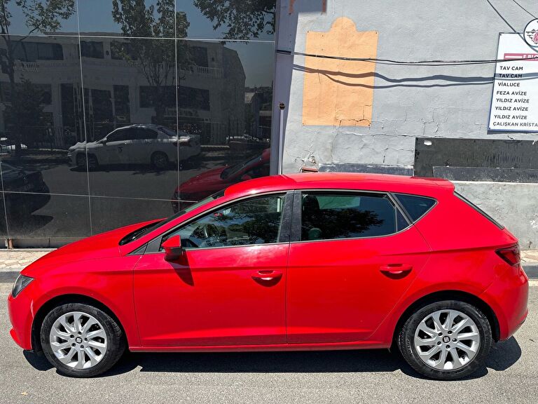SEAT LEON