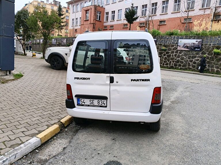 PEUGEOT PARTNER