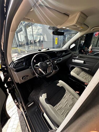 VOLKSWAGEN CARAVELLE