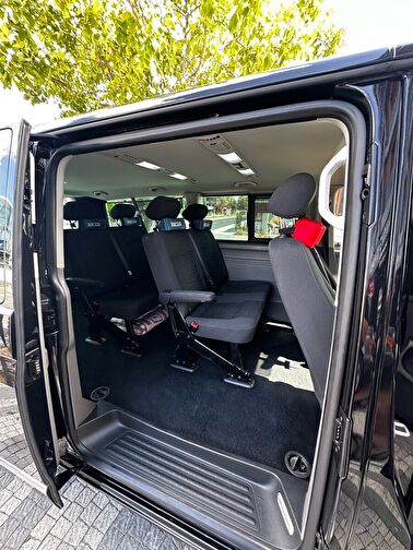 VOLKSWAGEN CARAVELLE